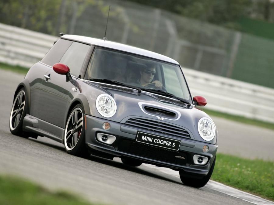  Mini Cooper S with JCW GP Tuning Kit 2005 года  (фото 18 из 25)